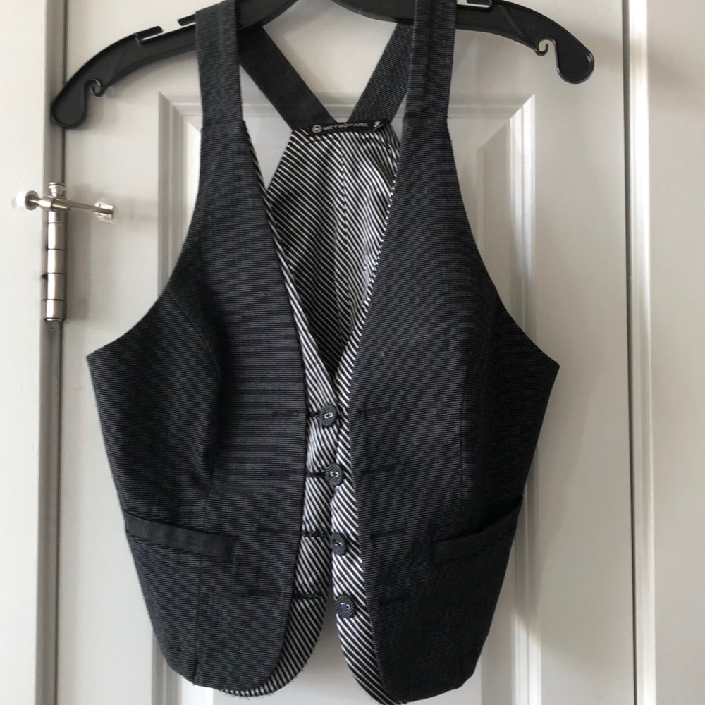 Button up striped vest medium metropark